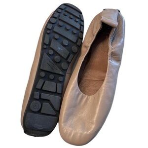 Aquatalia taupe leather ballet flats size 8.5 - style: Quortney